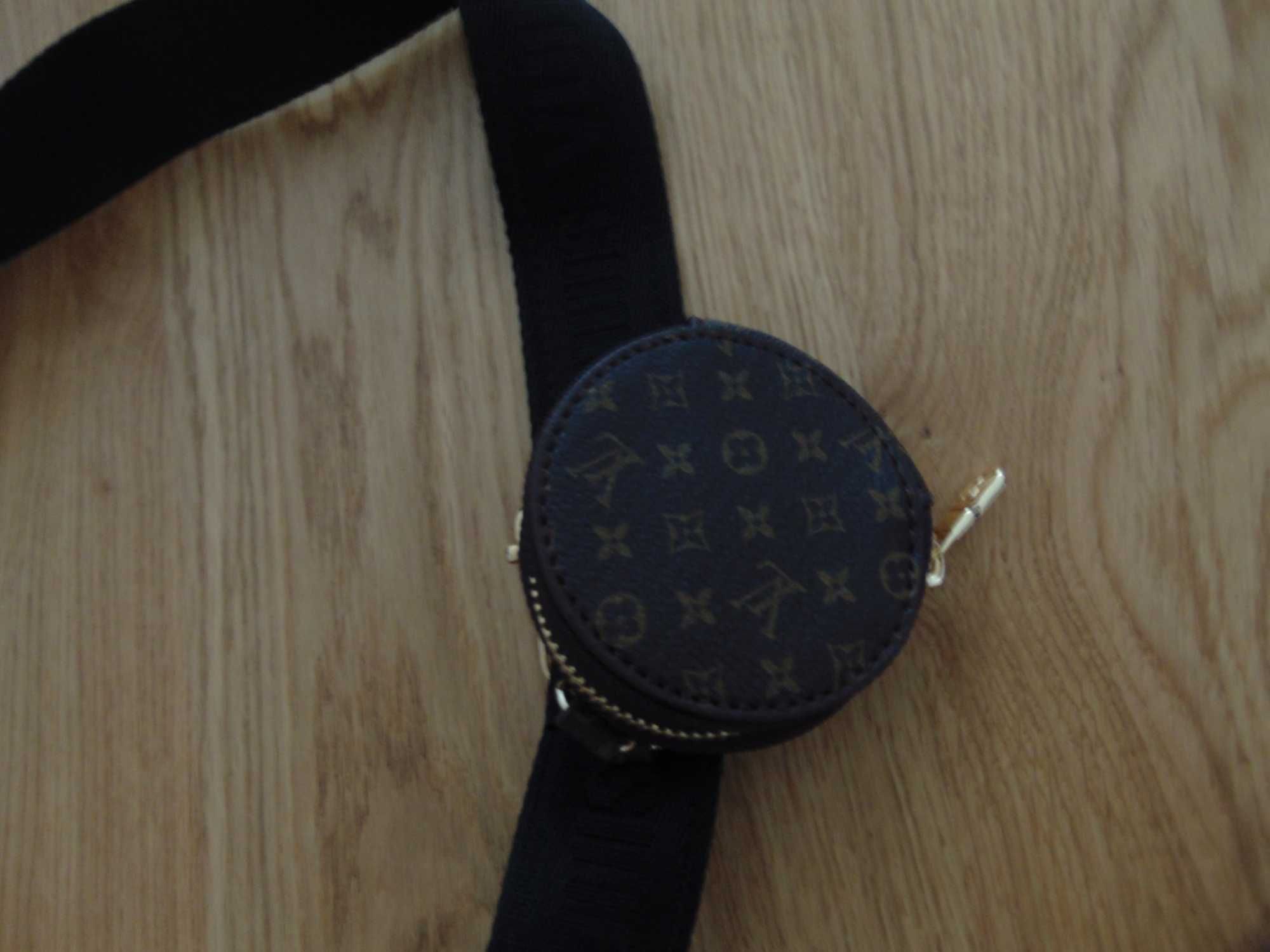 Louis Vuitton multi pochette