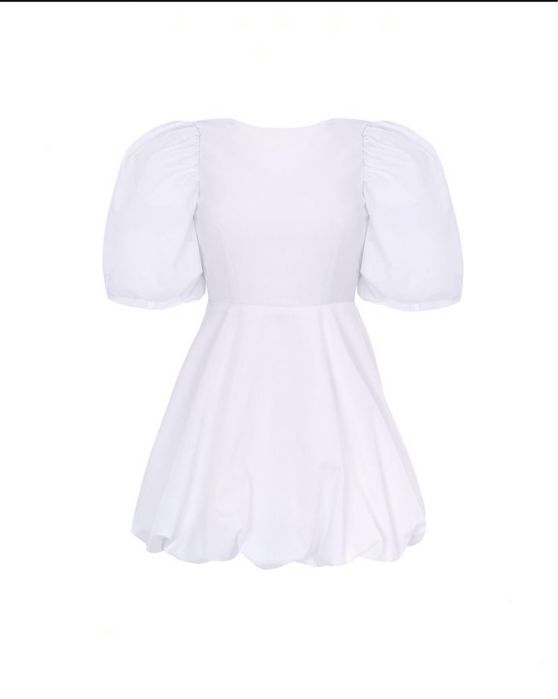 Сукня з відкритою спинкою