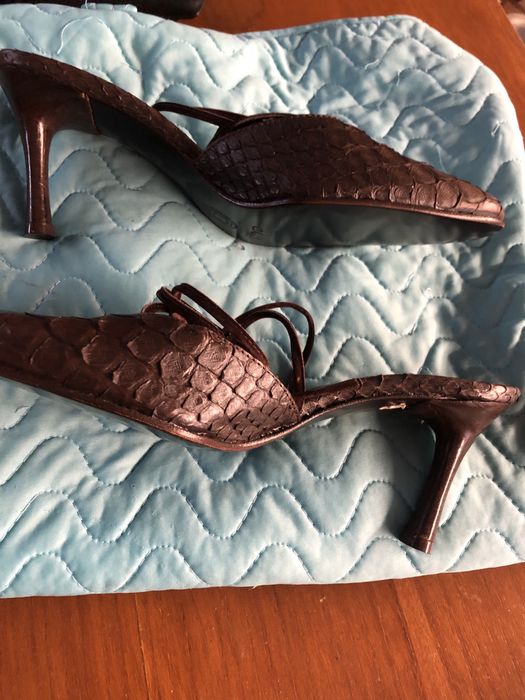 Sapatos  de cor castanho  numero 36 novosNovos 36