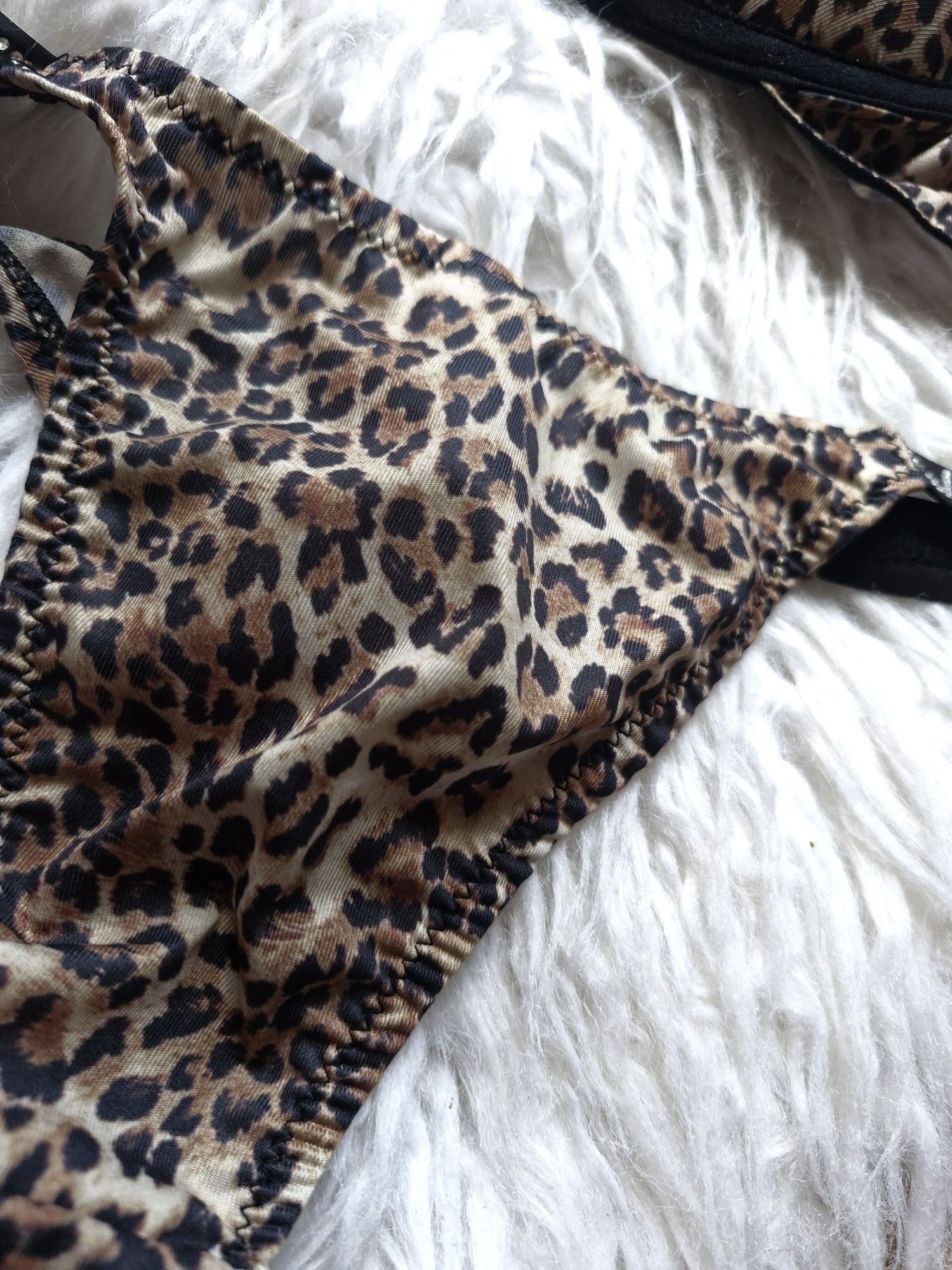 Komplet bielizny damskiej Victoria Secret s panterka biustonosz string