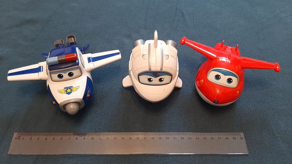 Zwstaw super wings, trzy samoloty transformujące