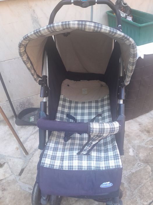 Carrinho bebe + banheira bebe 20€