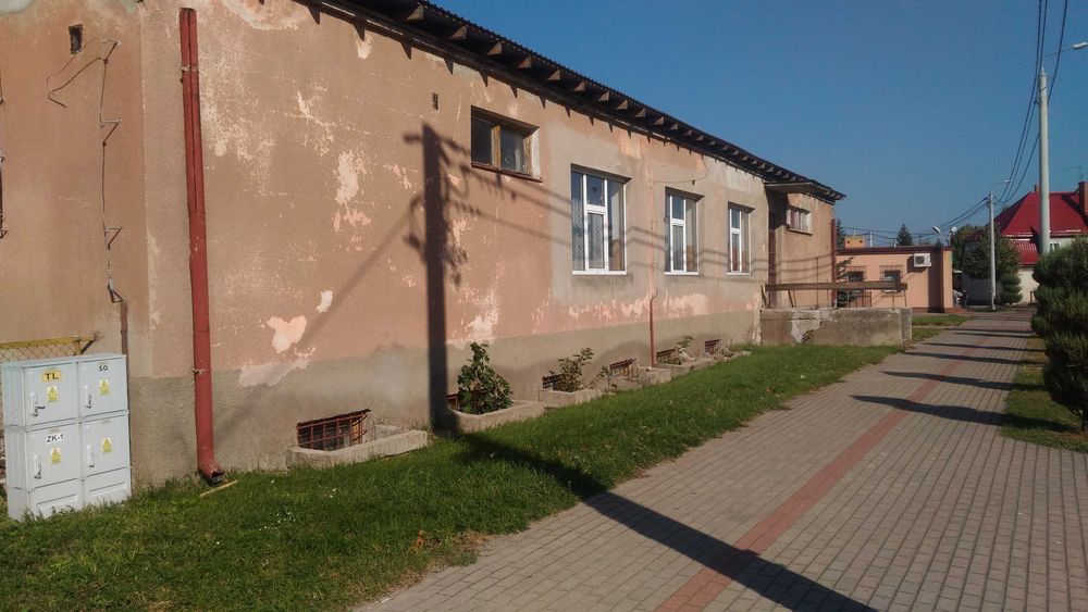 Działka w centrum Prostek z budynkiem o pow. 420 m2