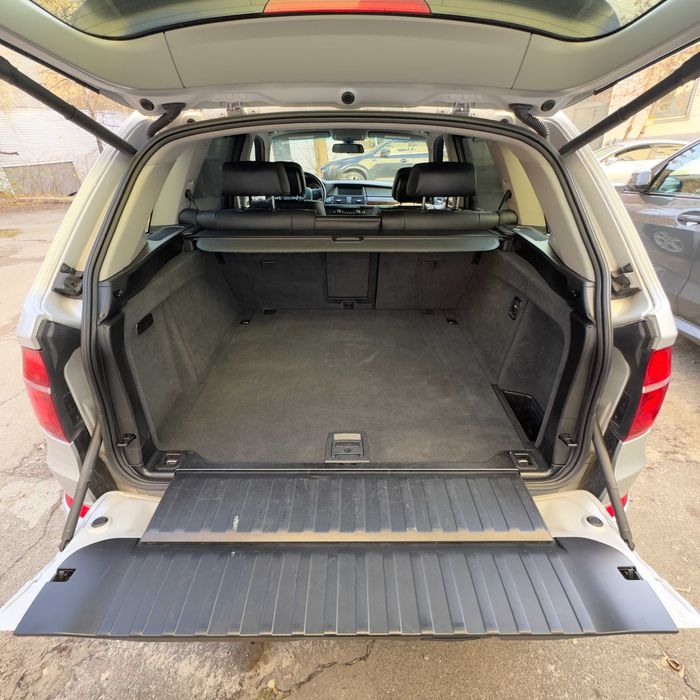 BMW X5 2011 E70 (FL) 35i АТ (306 к.с.) xDrive