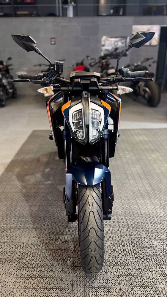 KTM 890 Duke R 2022
