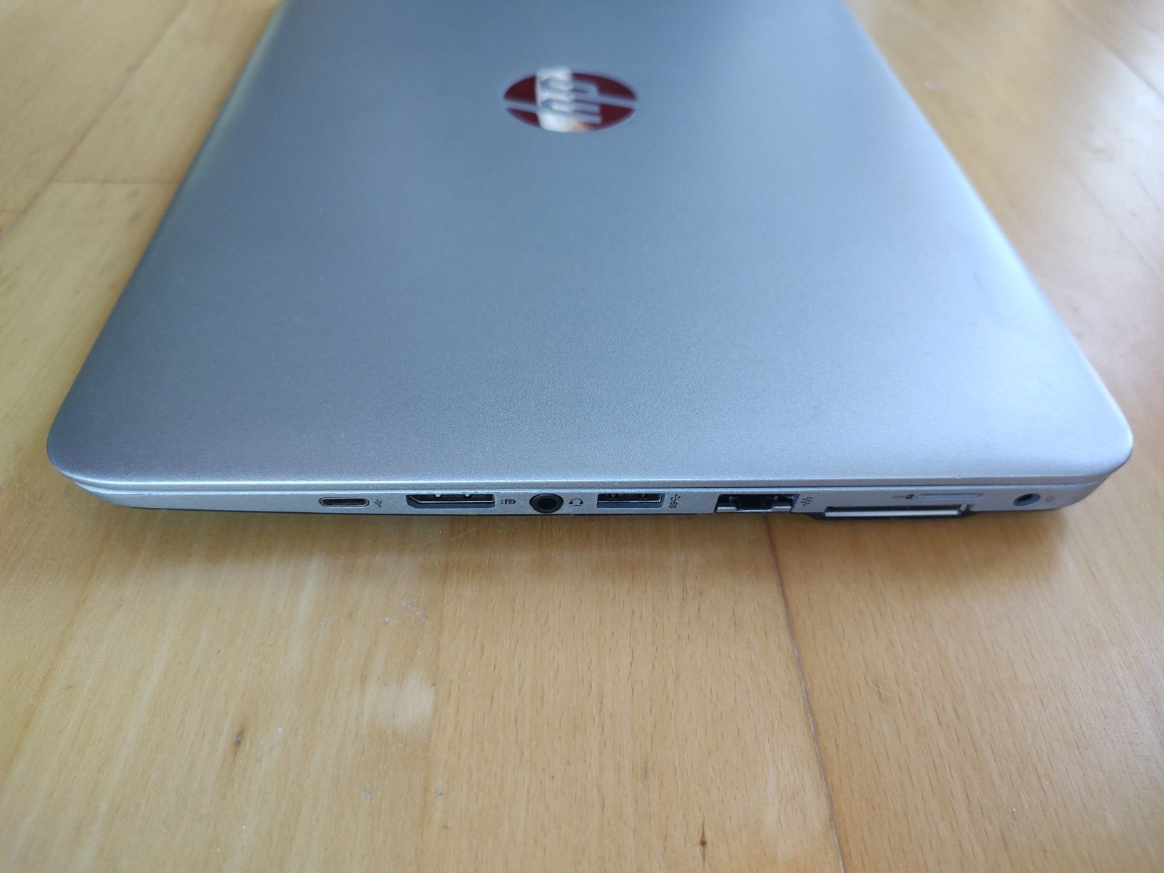 HP EliteBook 820 G3 ( i5-6300U, 8GB , SSD 256GBGB ) 13"