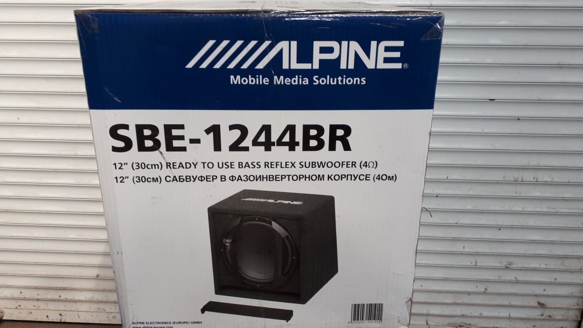 Сабвуфер в фозоинверторном корпусе 12" (30 см) Alpine SBE-1244BR