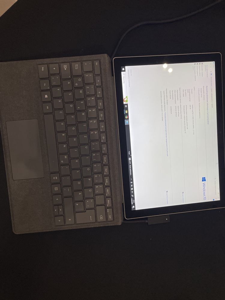 Windows surface  laptop/tablet klawiatura 8gb ram win10 i5