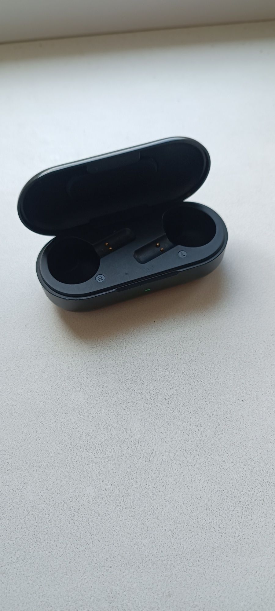 Зарядний кейс Razer Hammerhead True Wireless