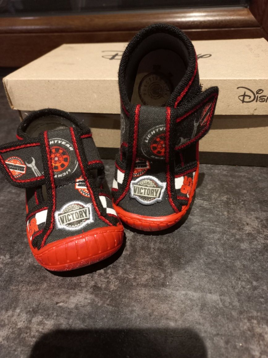 Kapcie buty Disney auta autka 19 12cm sandałki lato skóra sandały