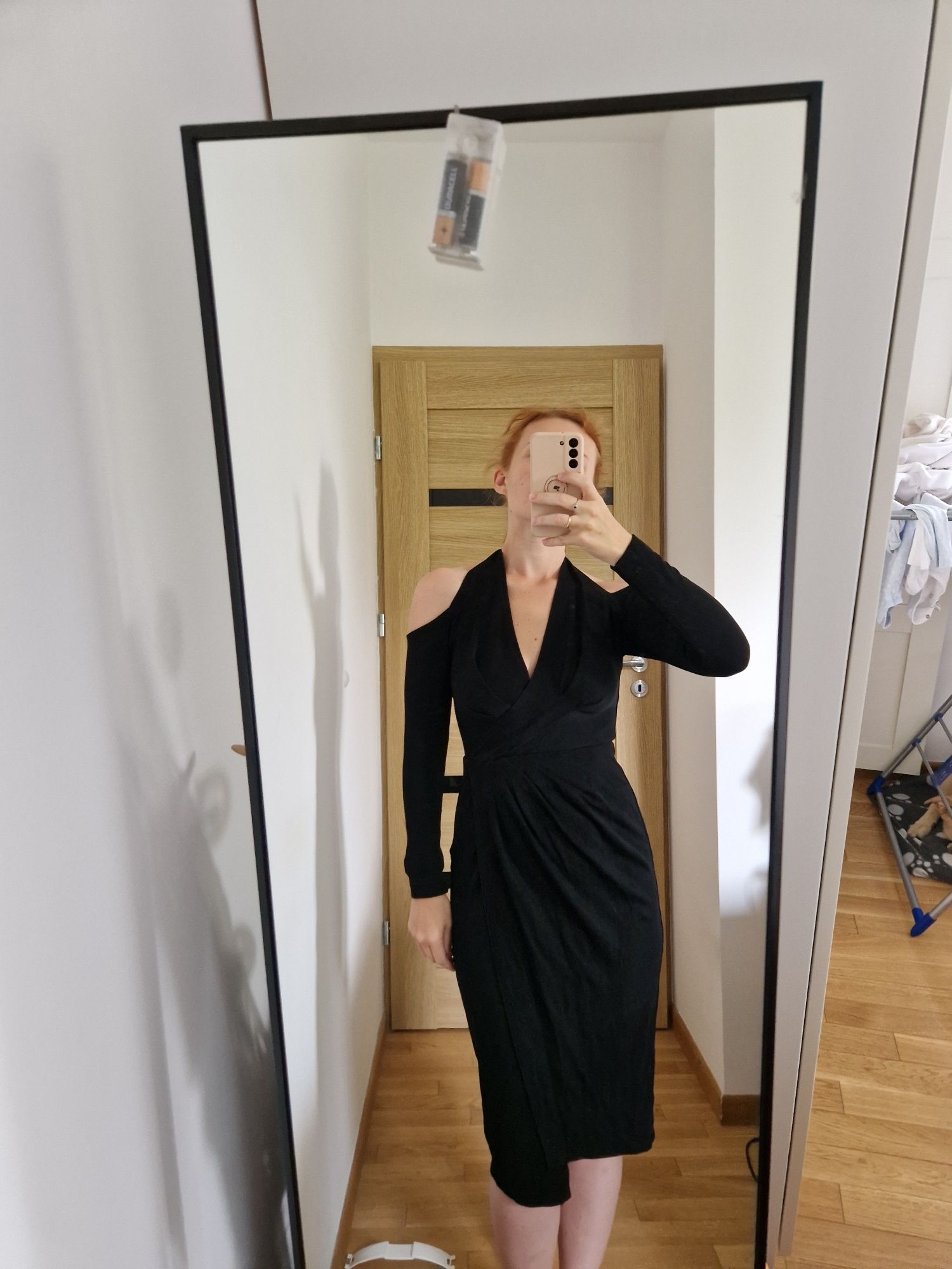 Czarna sukienka elegancka