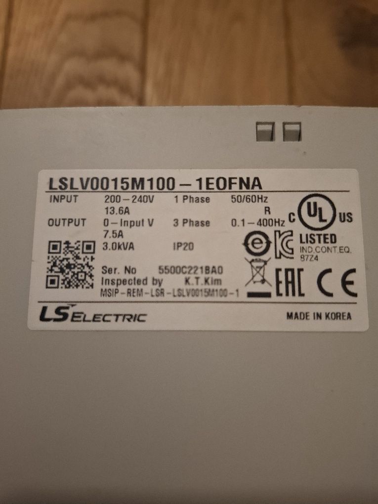 Falownik LSLV0015M100-1EOFNA