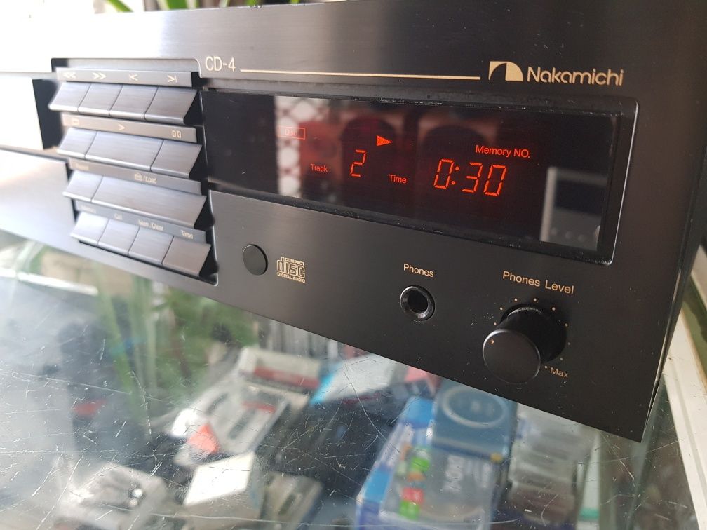 Nakamichi CD-4 c/comando.