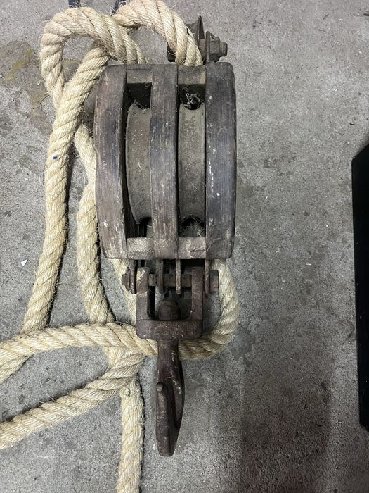 Cadernal, Moitão, roldana