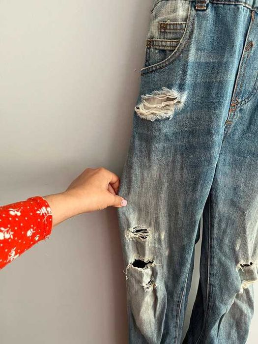 Jeansowe Ogrodniczki z dziurami / XS / Bershka