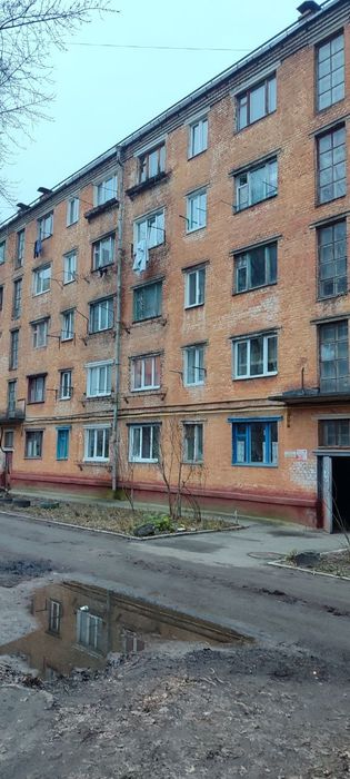Продаж 2  кімнат в комун.квартирі, Шерстянка