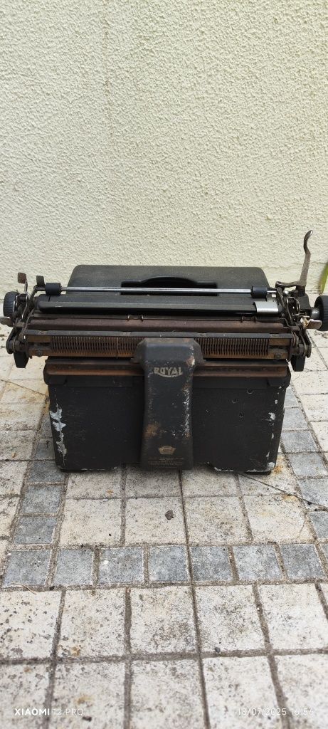 Máquina de escrever Royal antiga