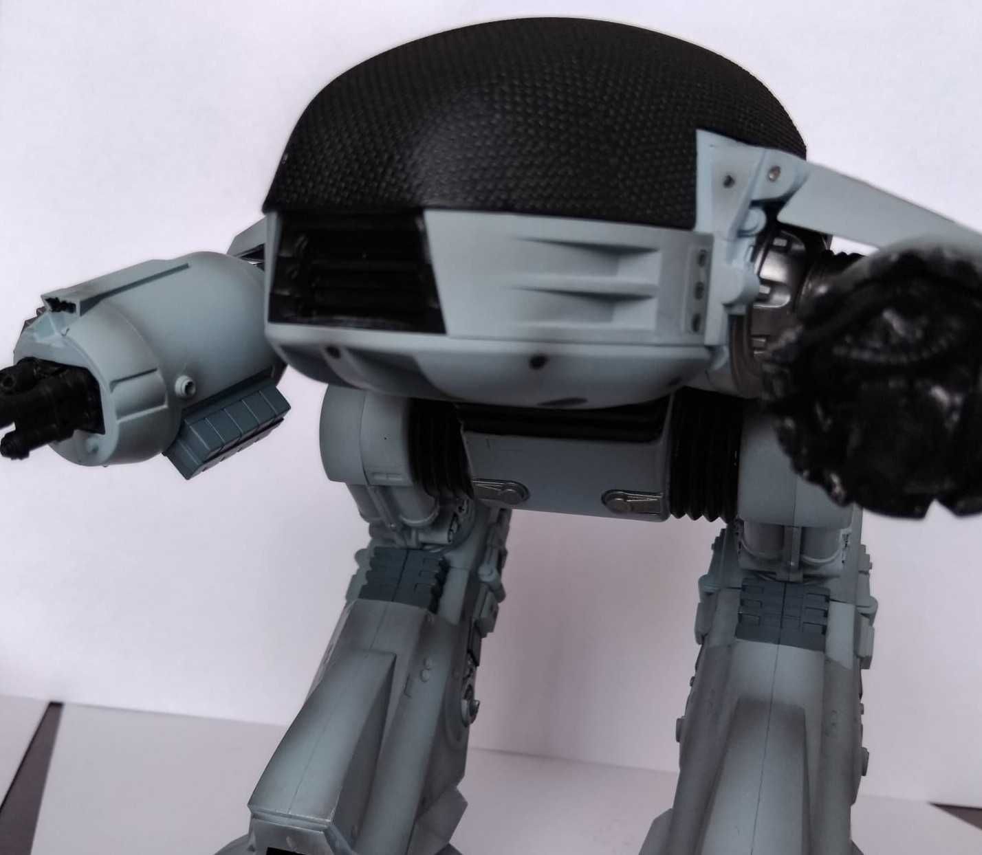 Battle Damage ED-209 Action Figure do filme Robocop