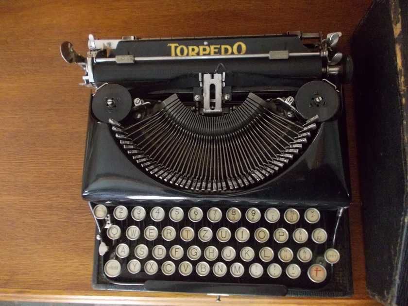 Zabytkowa przedwojenna maszyna do pisania Torpedo