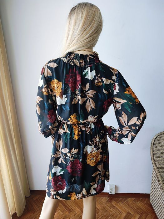 Sukienka w kwiaty midi  elegancka jesienna siateczkowe rękawy