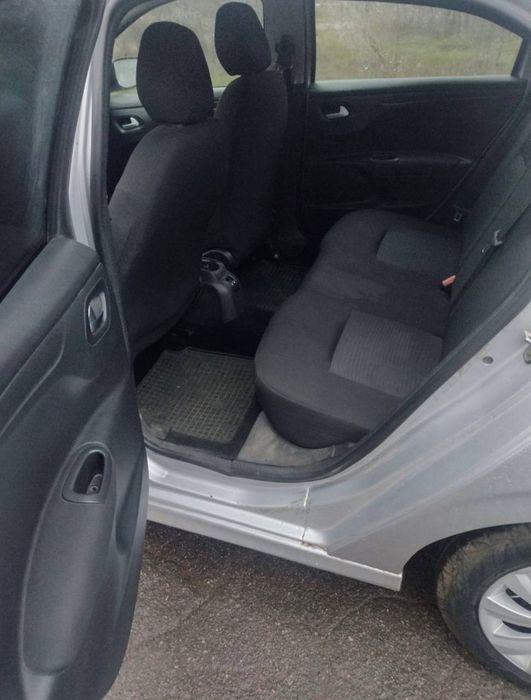 Пежо 301  1.2 бензин