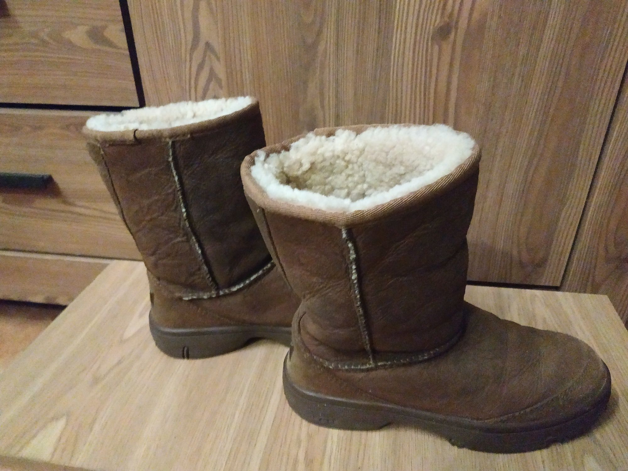 UGG Australia, skóra naturalna plus wełna, śniegowce,r.35