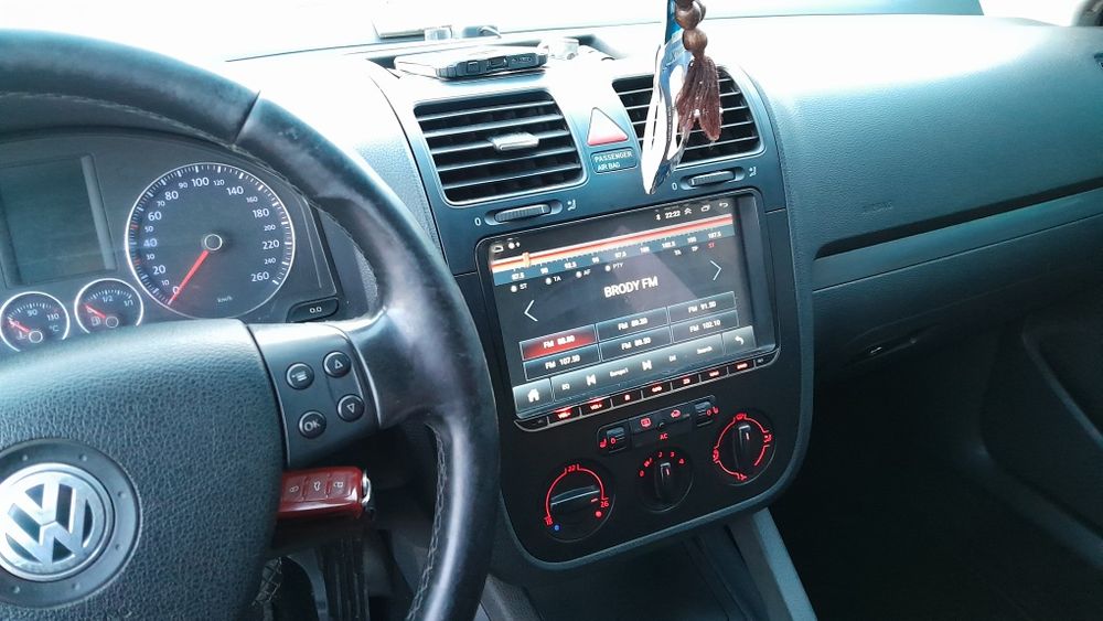 Автомобіль Volkswagen GOLF 1.6 MPI