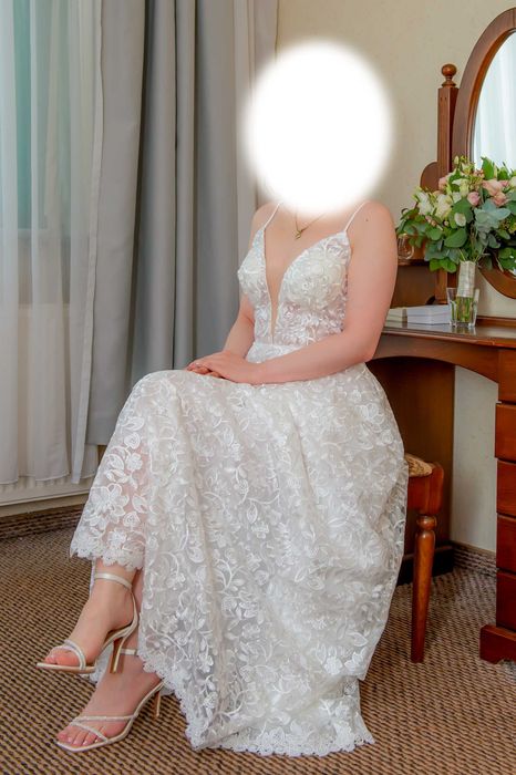Suknia ślubna biała + biały welon + białe futerko. Stan bardzo dobry