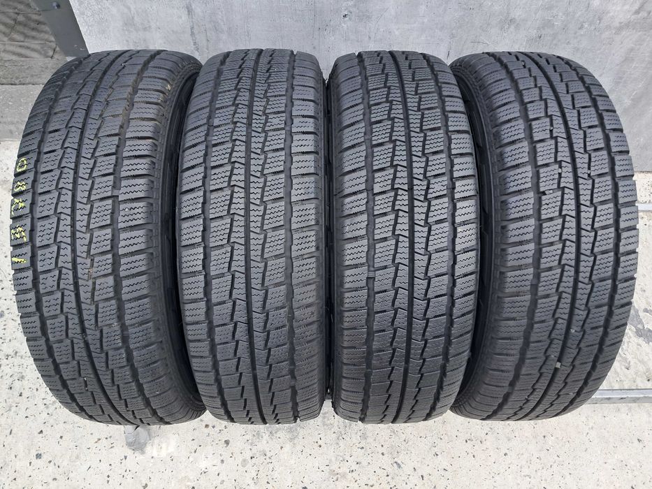 Резина зима 85% протектор Hankook 215/70 R15C Winter RW06