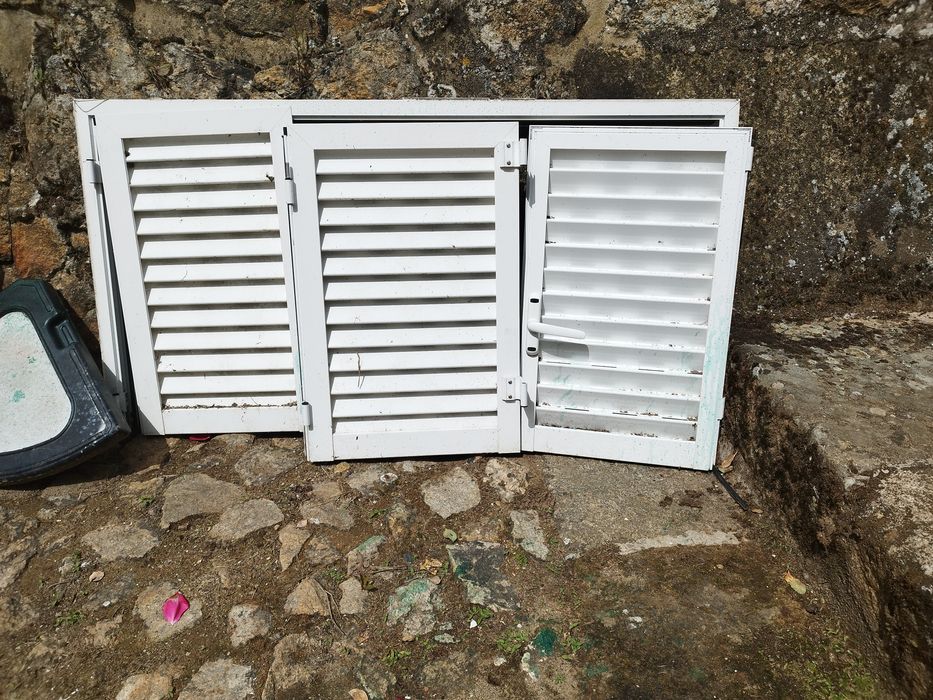 2 portadas em alumínio