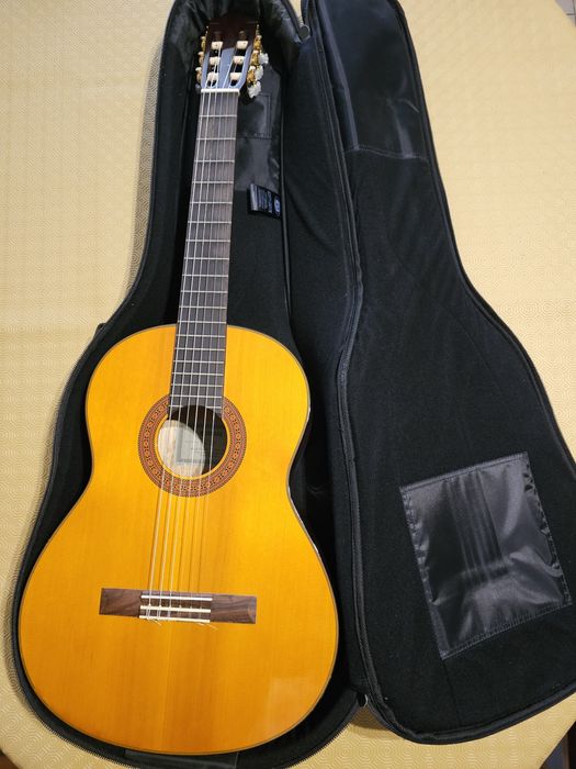 Guitarra Yamaha C70 com estojo