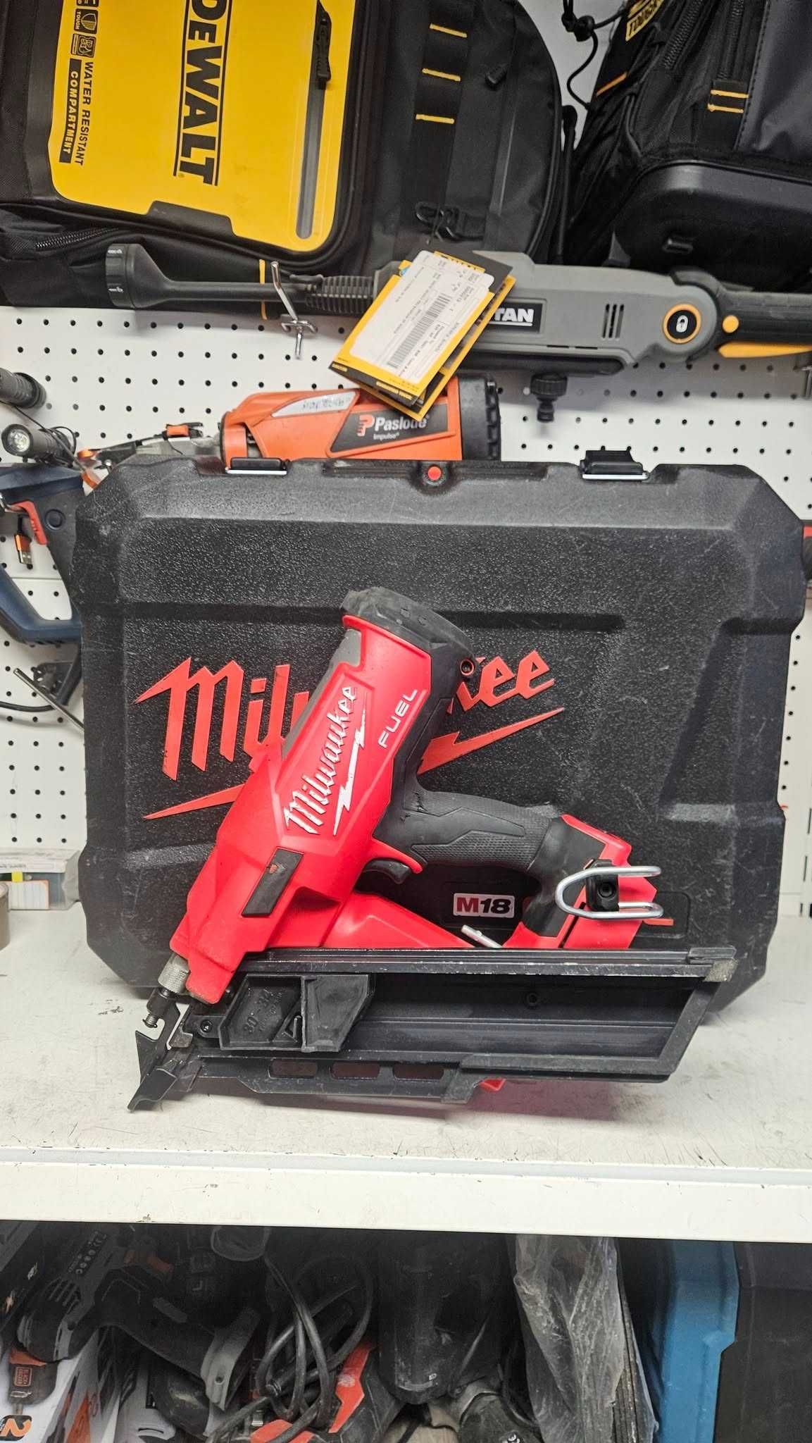 Gwoździarka Milwaukee M18 FFN-0C 50-90mm bez akumulatora + walizka