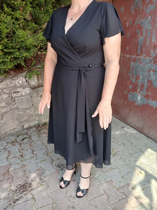 Sprzedam sukienkę damską czarną