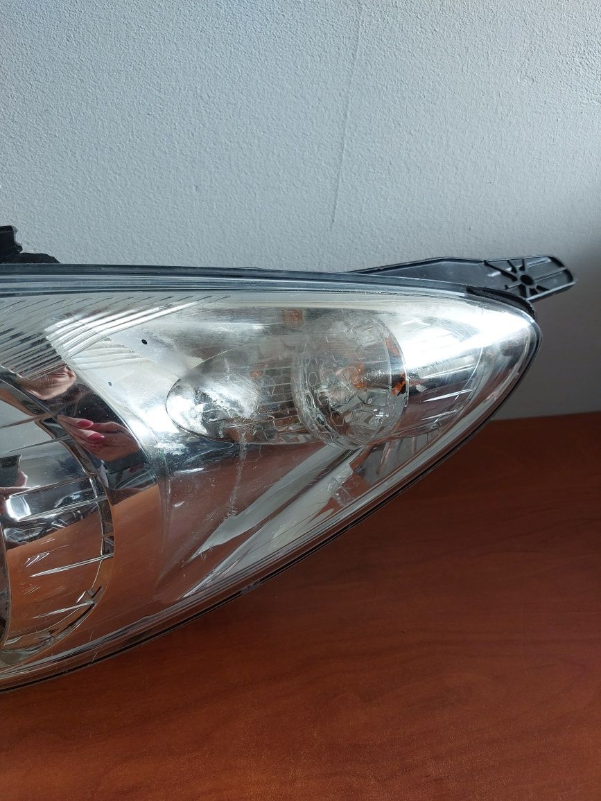 Lampa Hyundai i20 lewa przód oryginał