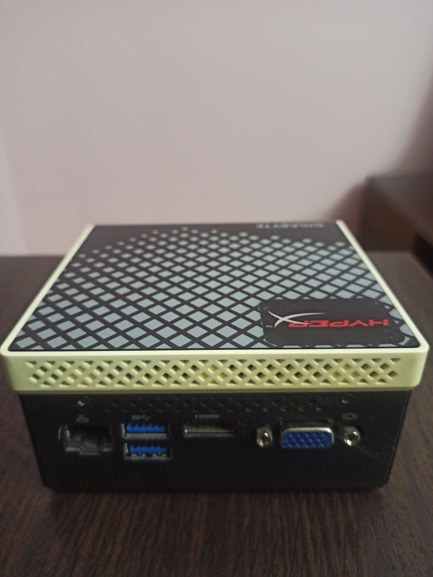 Міні-ПК Gigabyte Brix GB-BLCE-4000C Celeron N4000, 4 ГБ ОЗУ, 240 ГБ 2,