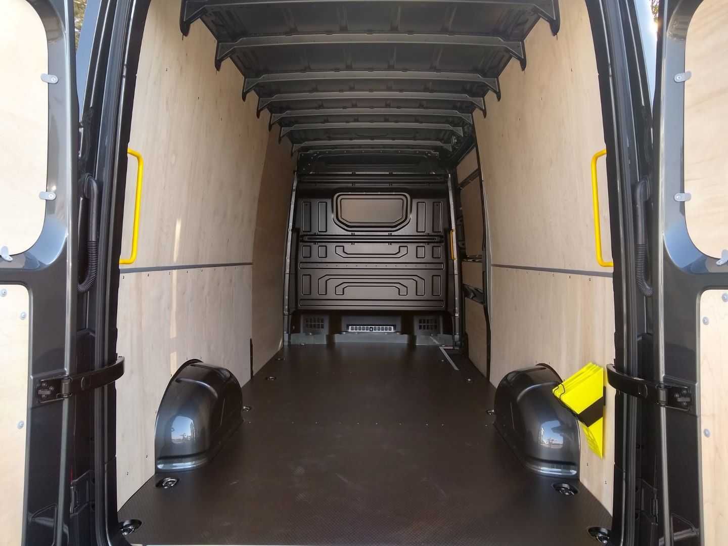 Mercedes Sprinter L1H2 2018+ Zabudowa Do Busa Boki  Sklejka Plastik