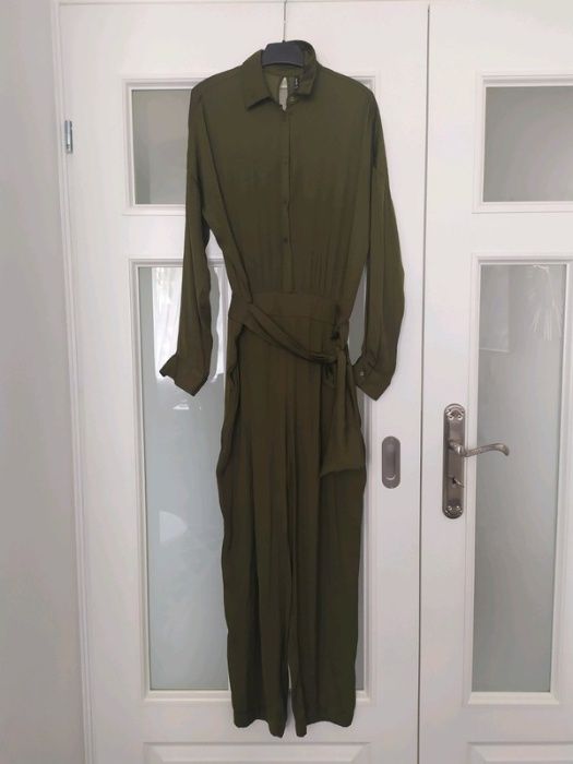 Stradivarius m 38 kombinezon zielony