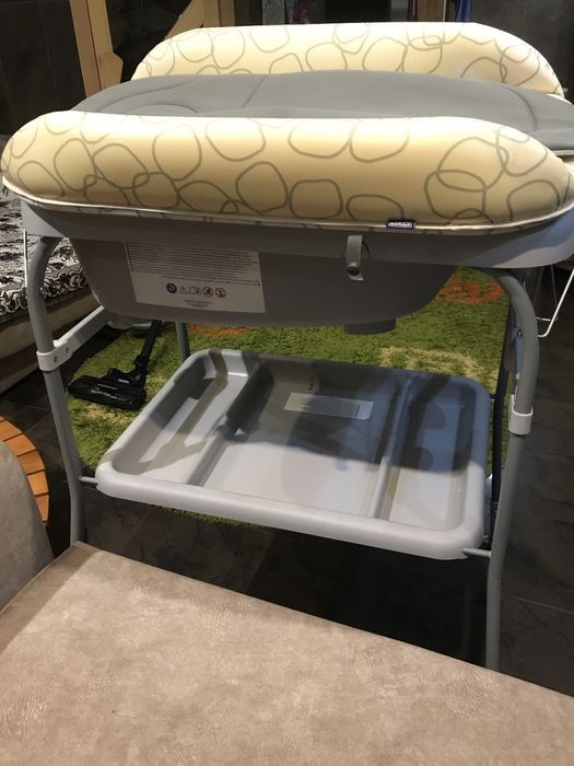 Пеленальний столик, ванночка Chicco