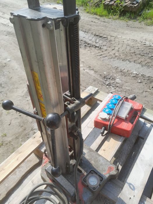 wiertnica do betonu i kamienia  Hilti DCM1 ,  na wiertła diamentowe