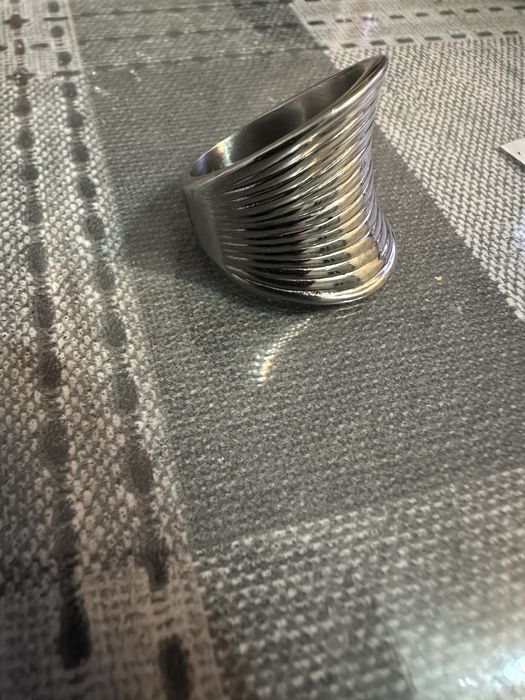 Pierscionek ze stali nierdzewnej