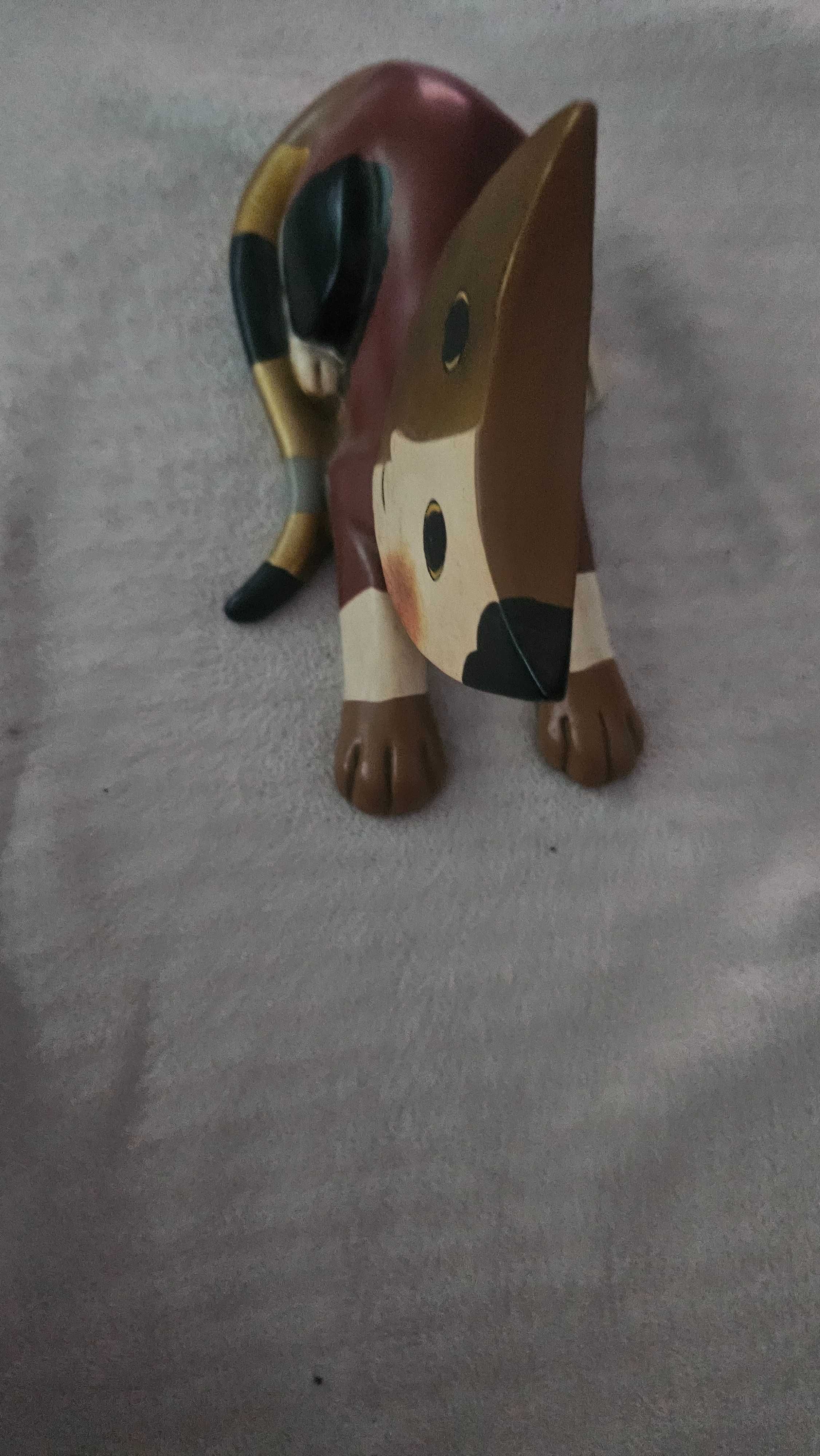 Figurka kota w roznych kolorach