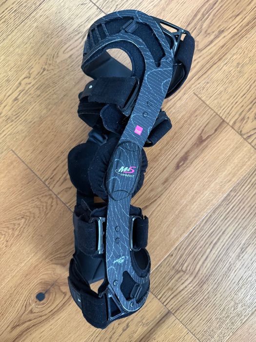 medi M.4s comfort CI orteza kolana lewa – rozmiar M, czarna