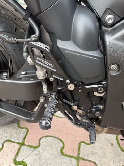 Yamaha R1 crossplane розмитнена