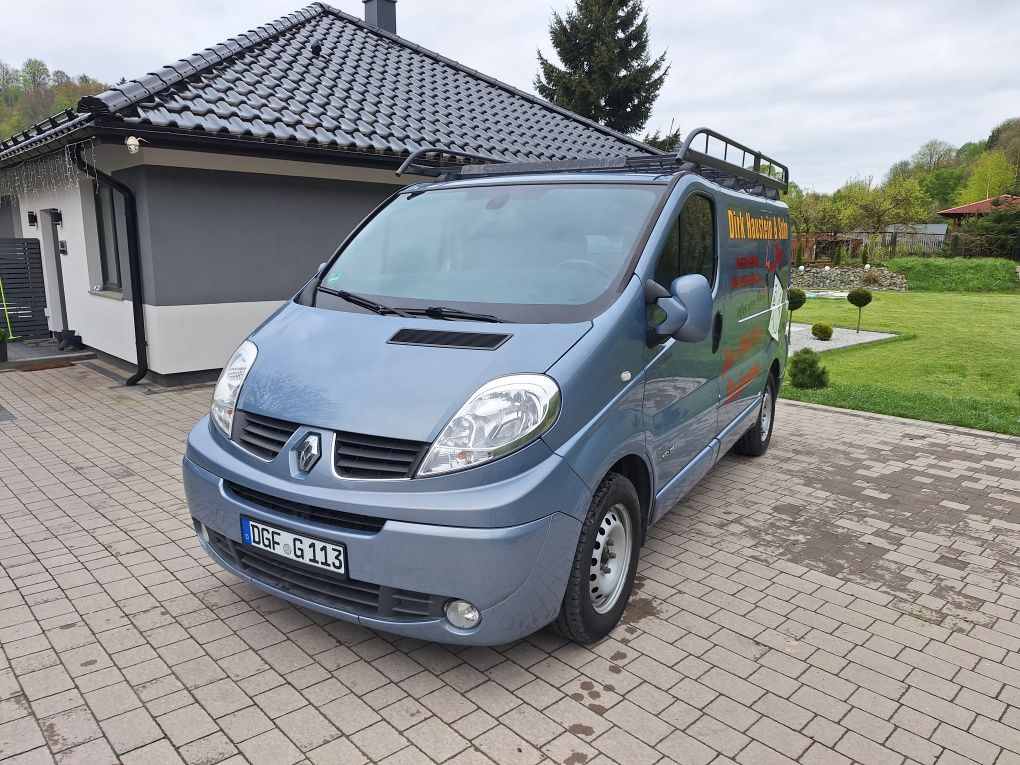 Renault trafic, vivaro niski przebieg