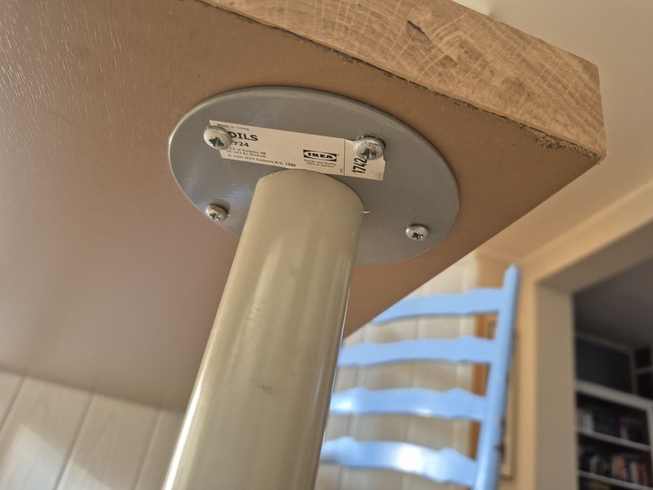 Sprzedam tanio stół