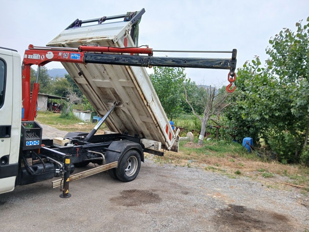 Carrinha Iveco basculante e grua