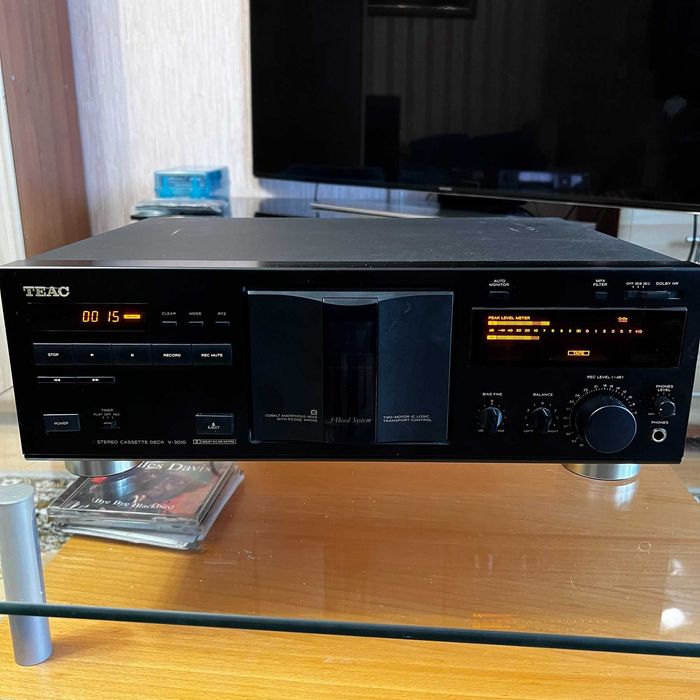 Касетна дека TEAC V 3010