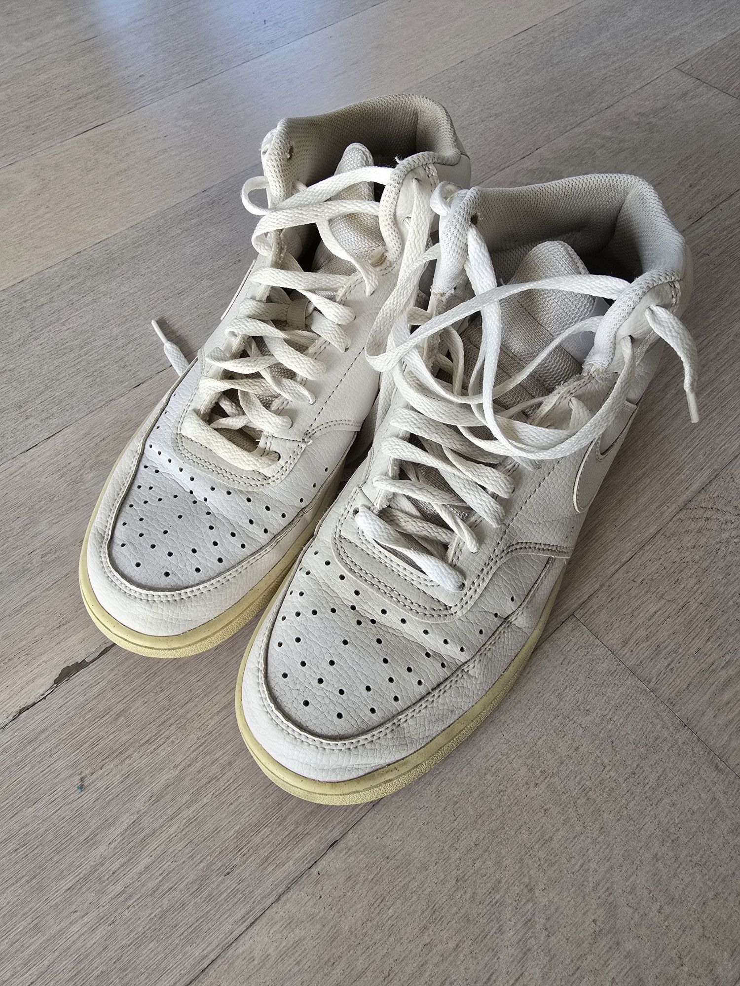 Tênis Nike Court Vision Mid