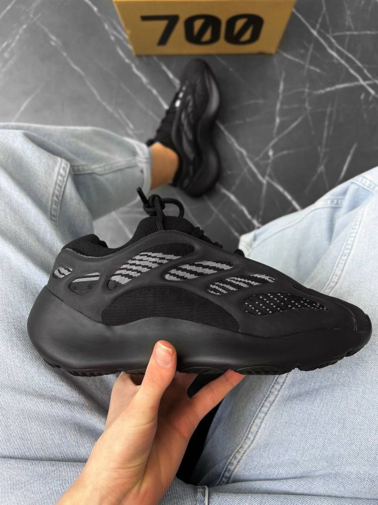 Adidas Yeezy boost 700 жіноче взуття , ізі бутс 700