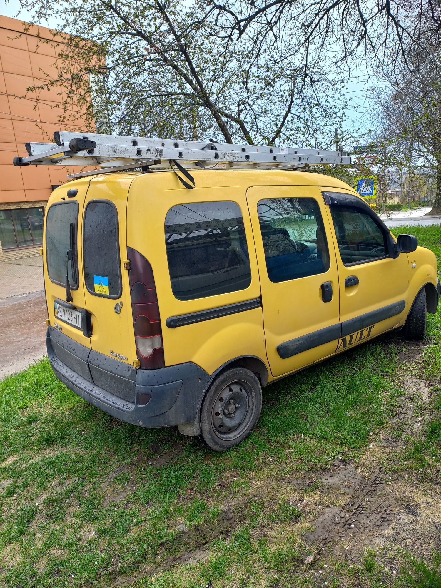 Грузовое такси  грузоперевозки,буксир авто вывоз мусора Украина